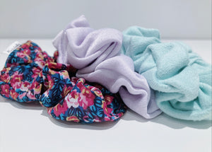 
                
                    Load image into Gallery viewer, Satin-Blend Scrunchies
                
            